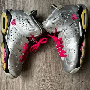 Jordan valentines release sz 5.5y